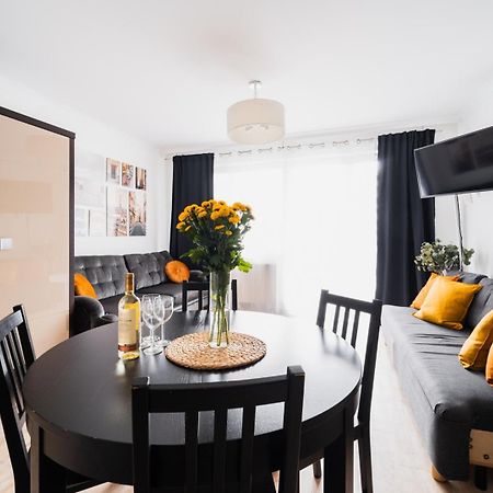 Apartment Old Town - 3 Rooms - 2 Bathrooms - 12 People - Parking Place วรอตซวาฟ ภายนอก รูปภาพ
